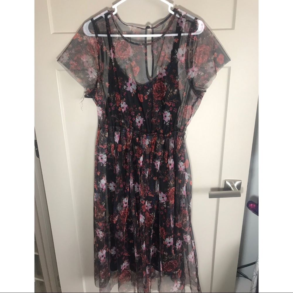 Tulle Torrid black with red & pink flowers.